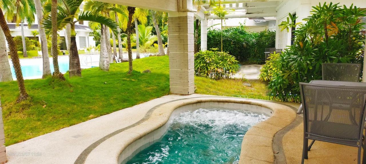 Chateau Bleu Resort Каламба Екстер'єр фото