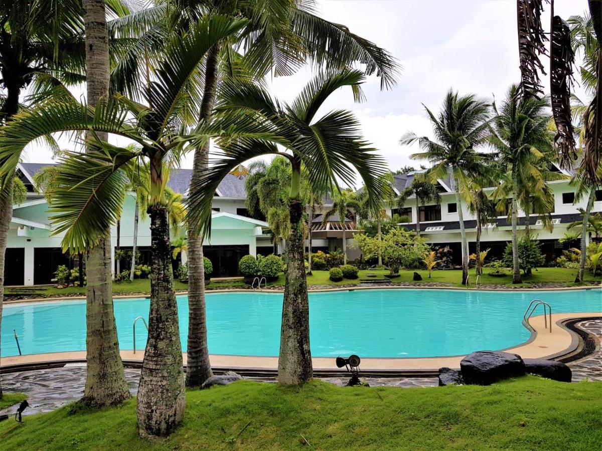 Chateau Bleu Resort Каламба Екстер'єр фото